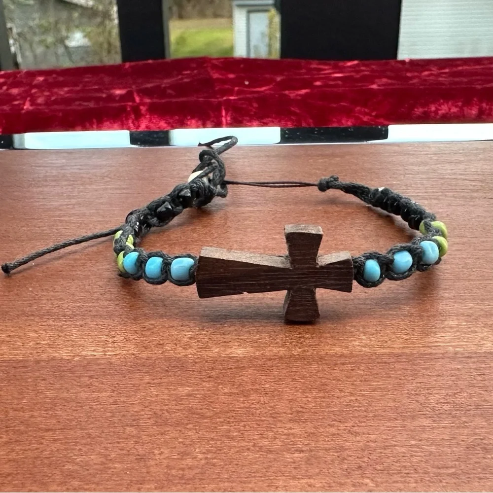 Beaded Cross bracelet size customizable - Picture 5 of 5